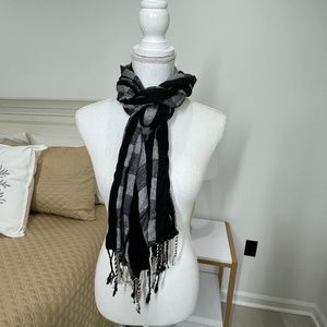 Black and Gray Scarf
